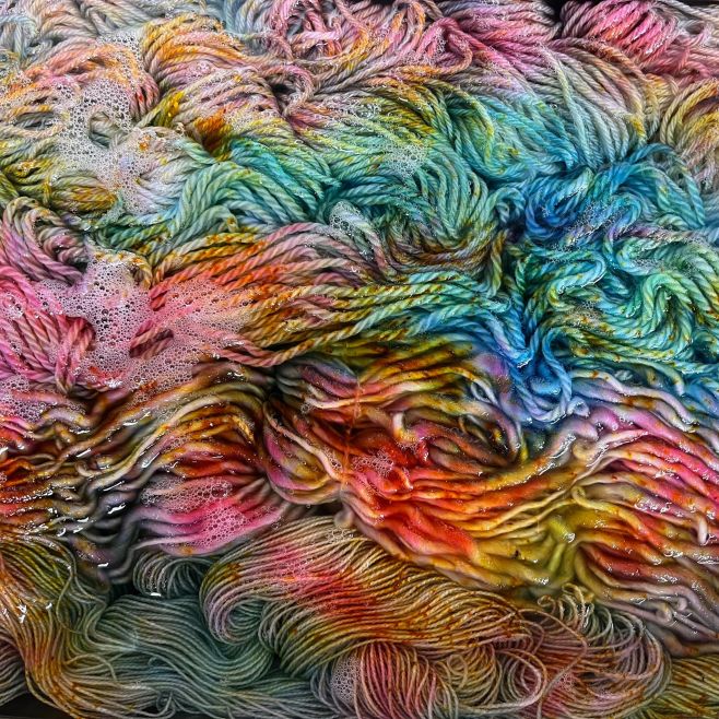 Pohledem do jednoho ze svých posledních barvířských hrnců vás zvu na ADVENT - DESIGN - GASK už tuto sobotu u nás v Kutné...